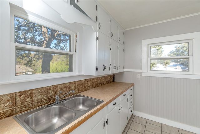 401 Harcourt Street, Weatherford, TX 76086