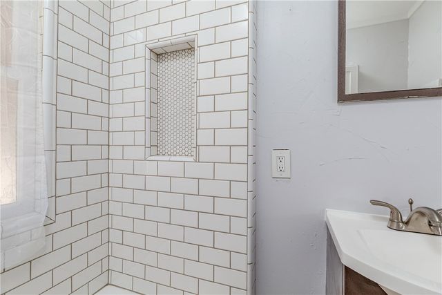 401 Harcourt Street, Weatherford, TX 76086