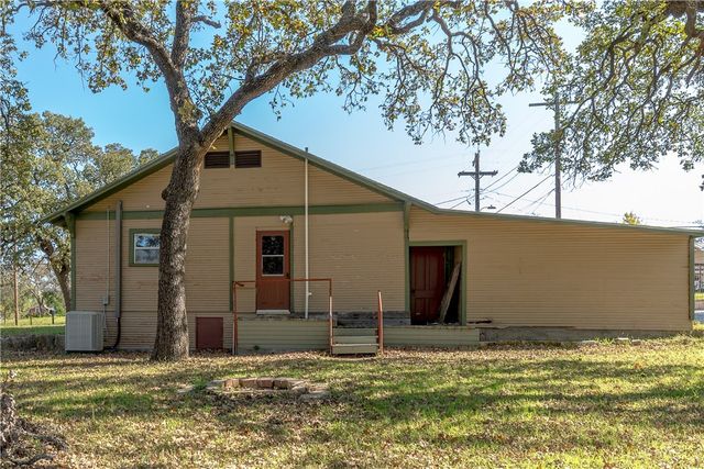 401 Harcourt Street, Weatherford, TX 76086