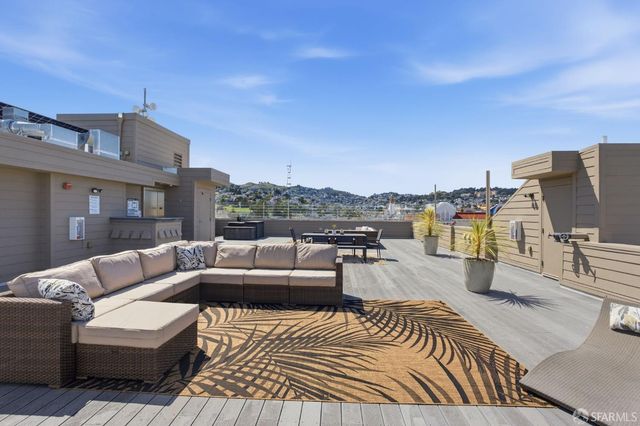 736 Valencia Street 301, San Francisco, CA 94110
