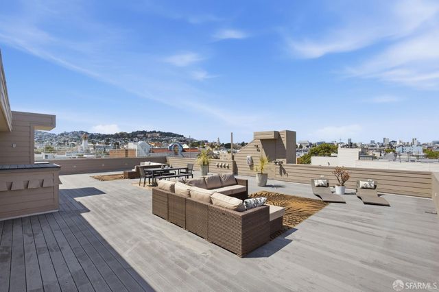 736 Valencia Street 301, San Francisco, CA 94110
