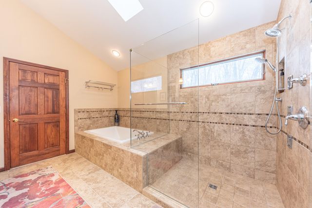 2040 Bay Hill Court, Pittsfield Charter Twp, MI 48108