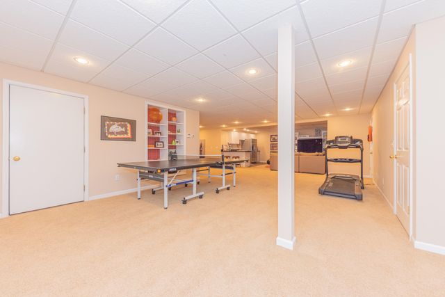 2040 Bay Hill Court, Pittsfield Charter Twp, MI 48108