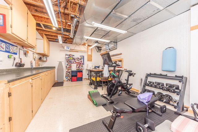 2040 Bay Hill Court, Pittsfield Charter Twp, MI 48108