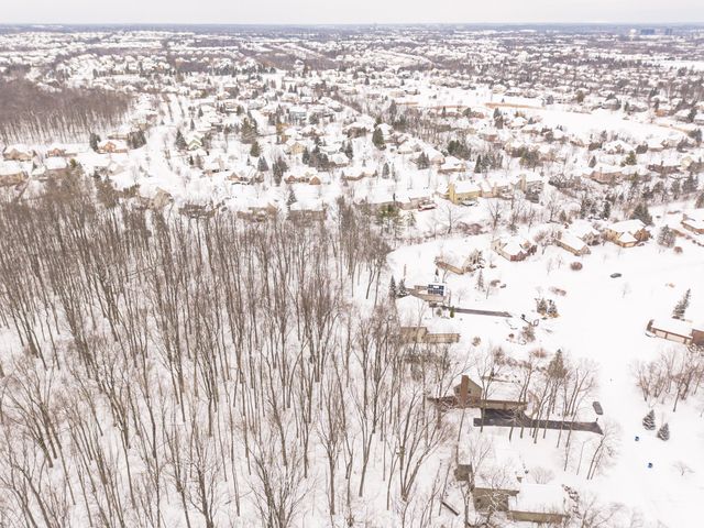 2040 Bay Hill Court, Pittsfield Charter Twp, MI 48108