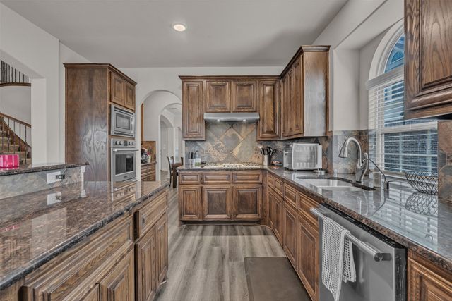 7235 Orillo, Grand Prairie, TX 75054