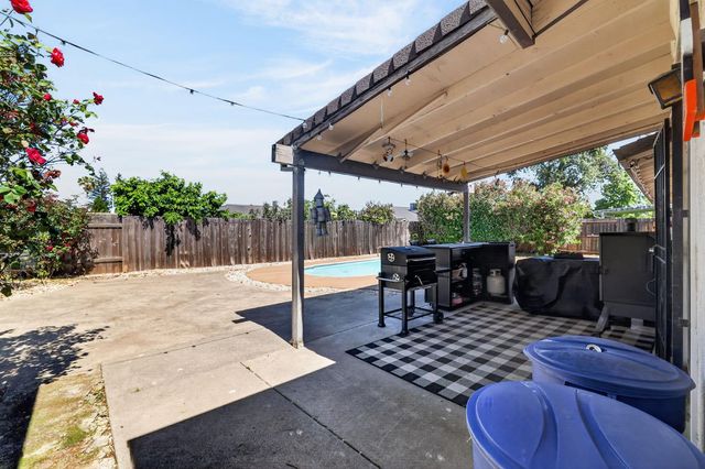 1505 Swallow Way, Roseville, CA 95661
