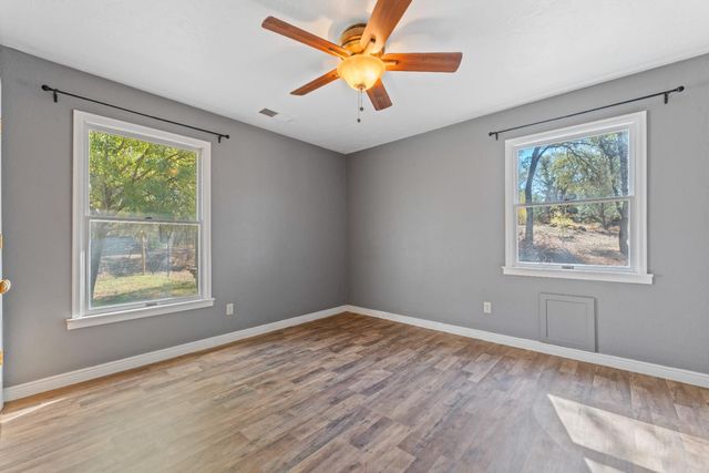 7259 White Oak Ln, Browns Valley, CA 95918