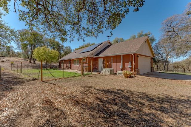 7259 White Oak Ln, Browns Valley, CA 95918