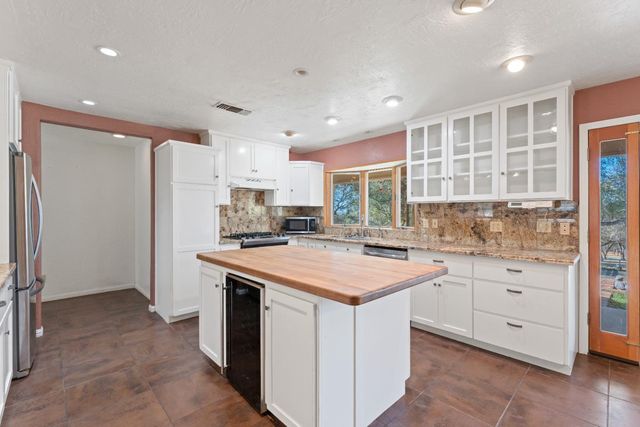 7259 White Oak Ln, Browns Valley, CA 95918