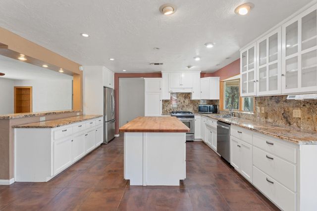 7259 White Oak Ln, Browns Valley, CA 95918