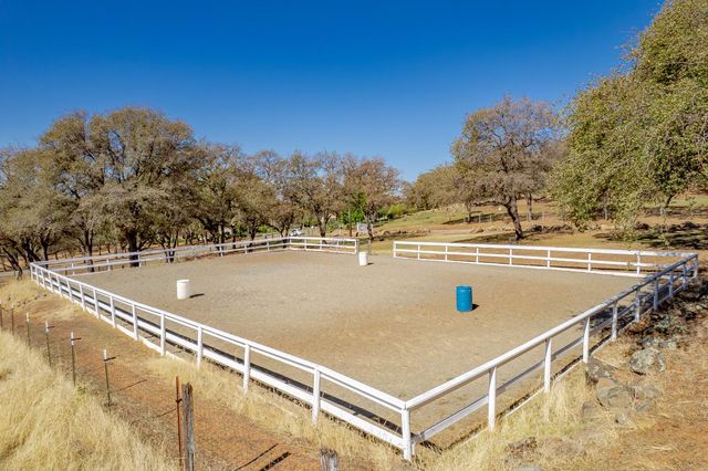 7259 White Oak Ln, Browns Valley, CA 95918