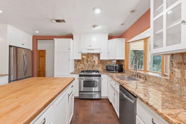 7259 White Oak Ln, Browns Valley, CA 95918
