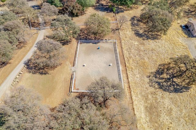 7259 White Oak Ln, Browns Valley, CA 95918