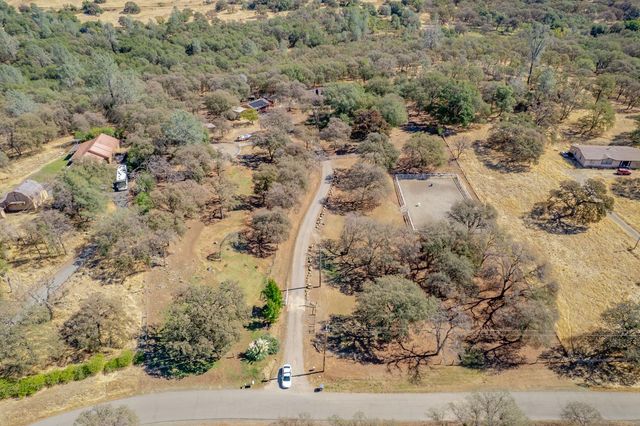 7259 White Oak Ln, Browns Valley, CA 95918