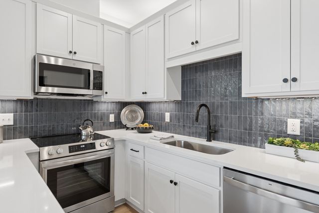 258 Arrowhead Dr, Nashville, TN 37216