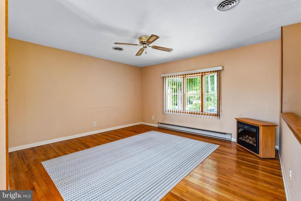 Image 11 of property listing at 56 WOODLYN RD, Rising Sun, MD 21911