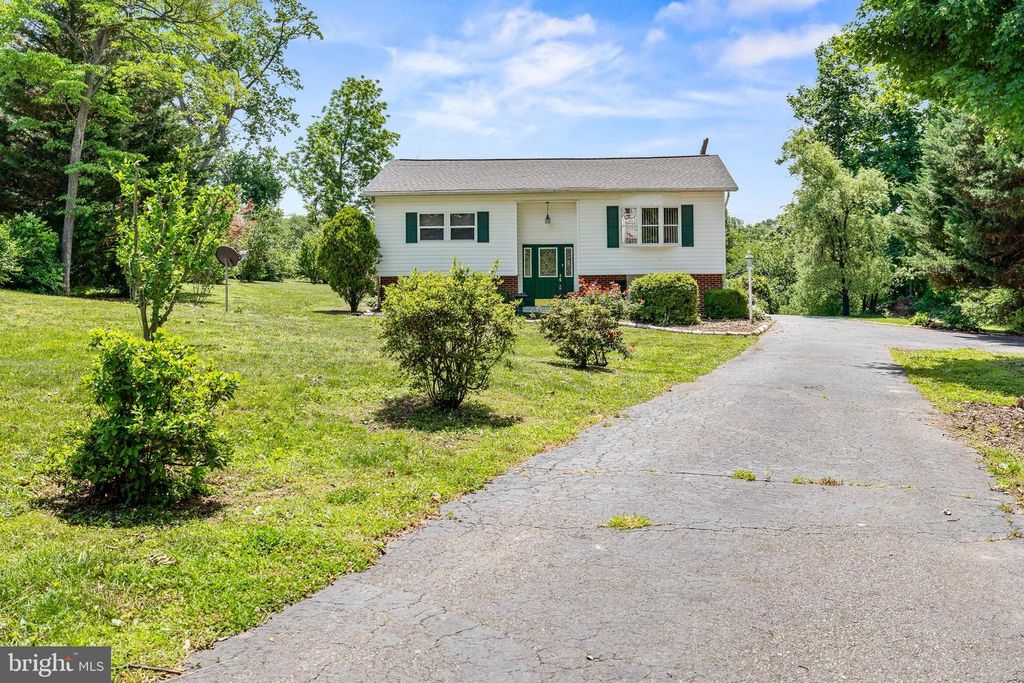 Image 2 of property listing at 56 WOODLYN RD, Rising Sun, MD 21911