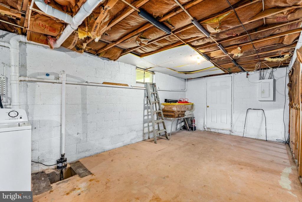 Image 9 of property listing at 56 WOODLYN RD, Rising Sun, MD 21911