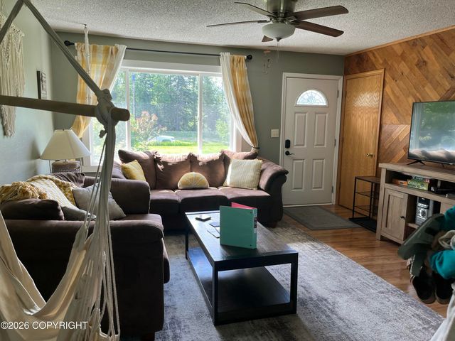 328 W Riverview Avenue, Soldotna, AK 99669