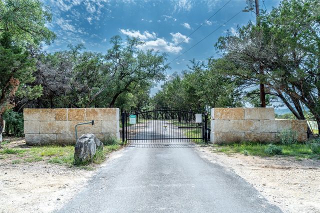3500 Lohmans Ford RD 17, Lago Vista, TX 78645