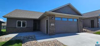 2427 E Joshua Cir, Sioux Falls, SD 57108