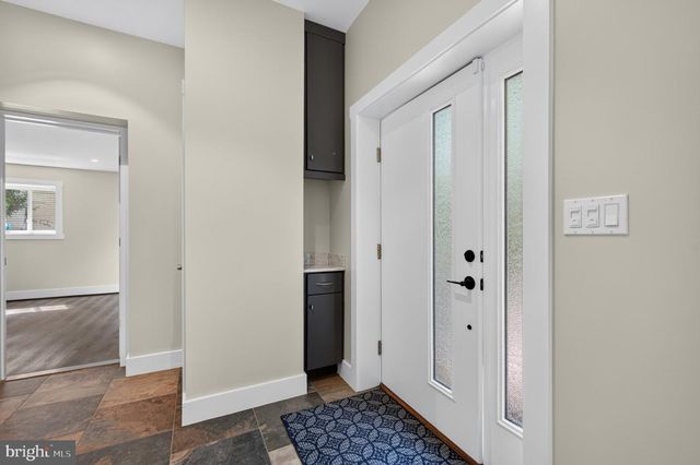 4039 8TH ST S, Arlington, VA 22204
