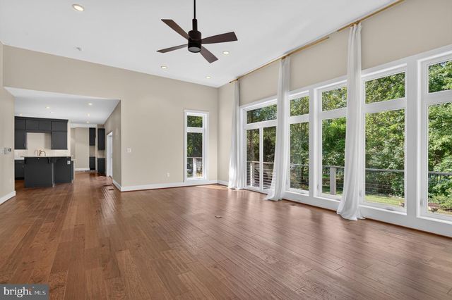 4039 8TH ST S, Arlington, VA 22204
