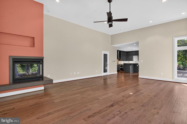 4039 8TH ST S, Arlington, VA 22204