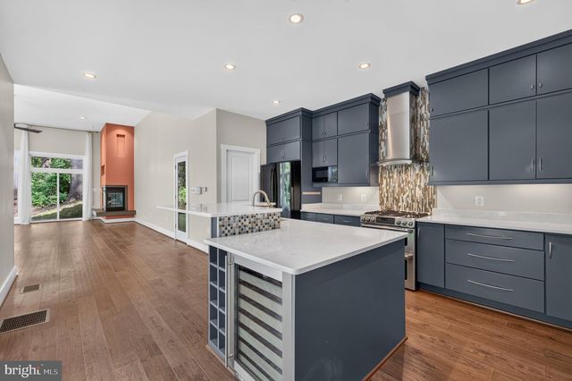 4039 8TH ST S, Arlington, VA 22204