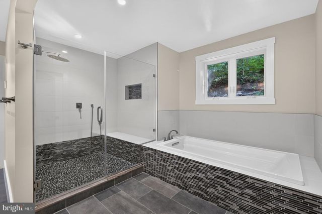 4039 8TH ST S, Arlington, VA 22204