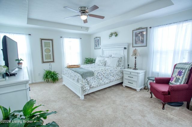 250 Saint Regis Dr, Shelbyville, KY 40065