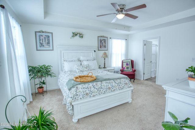 250 Saint Regis Dr, Shelbyville, KY 40065