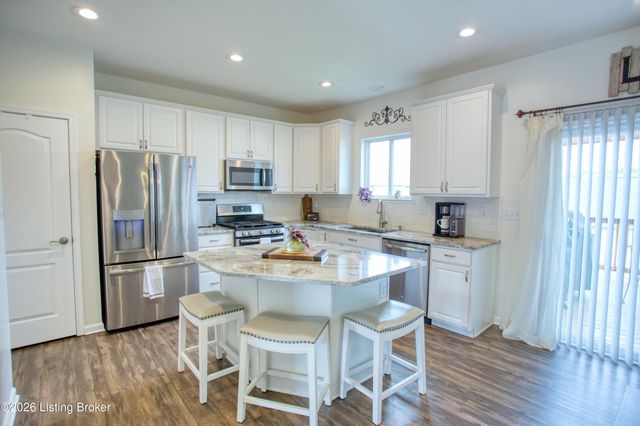 250 Saint Regis Dr, Shelbyville, KY 40065