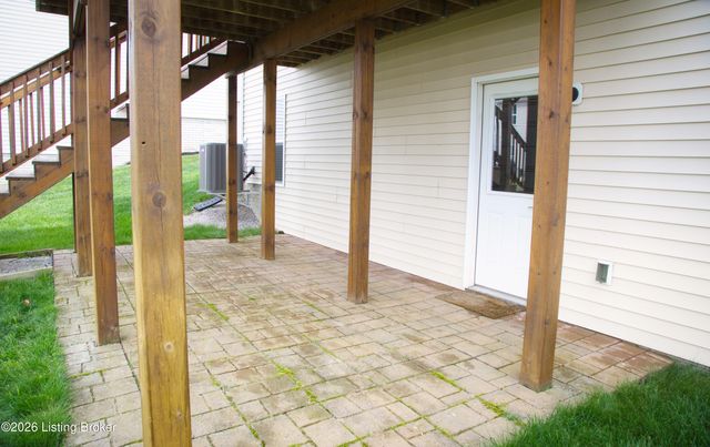 250 Saint Regis Dr, Shelbyville, KY 40065