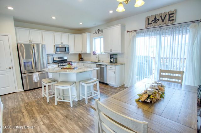 250 Saint Regis Dr, Shelbyville, KY 40065