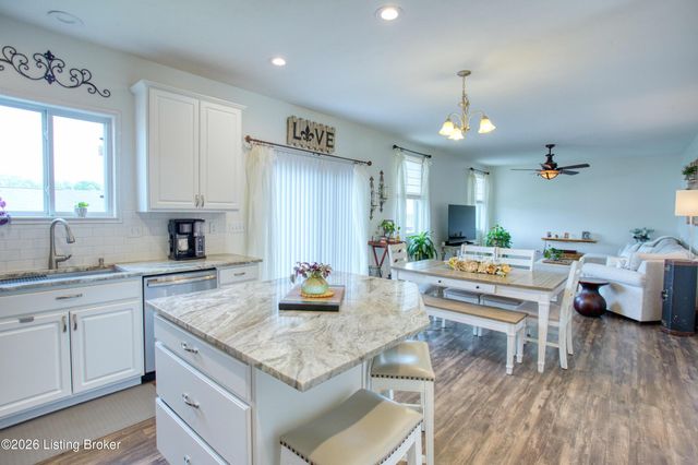250 Saint Regis Dr, Shelbyville, KY 40065