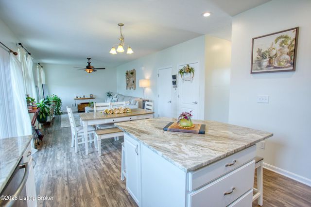 250 Saint Regis Dr, Shelbyville, KY 40065