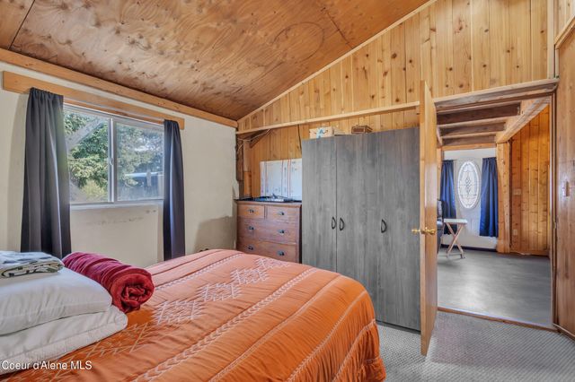 396 Wakena Ln, Priest River, ID 83856