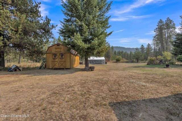 396 Wakena Ln, Priest River, ID 83856