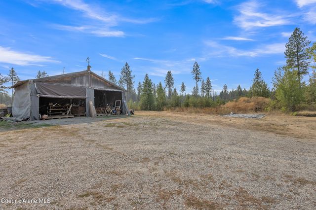 396 Wakena Ln, Priest River, ID 83856