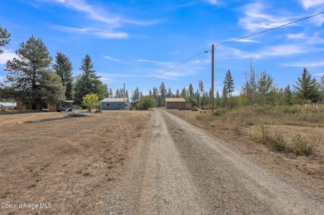 396 Wakena Ln, Priest River, ID 83856