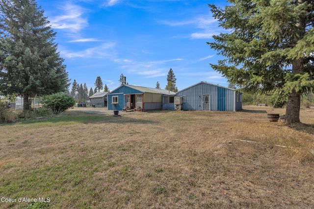 396 Wakena Ln, Priest River, ID 83856
