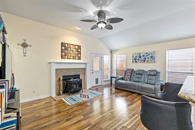 9236 Jason Drive, White Settlement, TX 76108