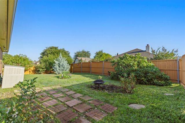 9236 Jason Drive, White Settlement, TX 76108