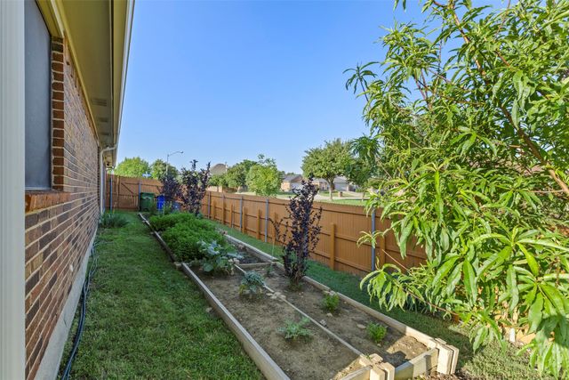 9236 Jason Drive, White Settlement, TX 76108