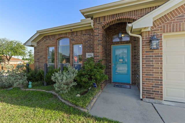 9236 Jason Drive, White Settlement, TX 76108