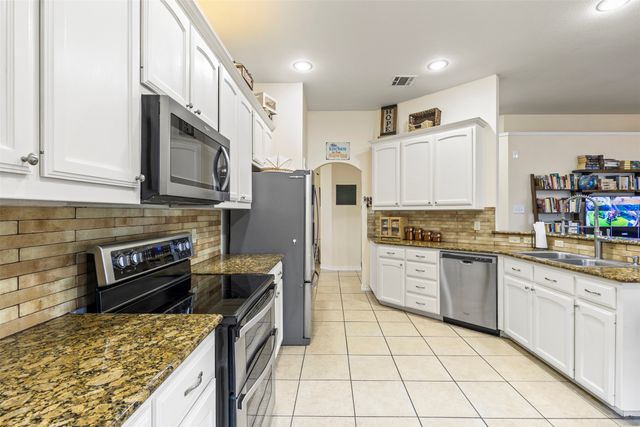9236 Jason Drive, White Settlement, TX 76108