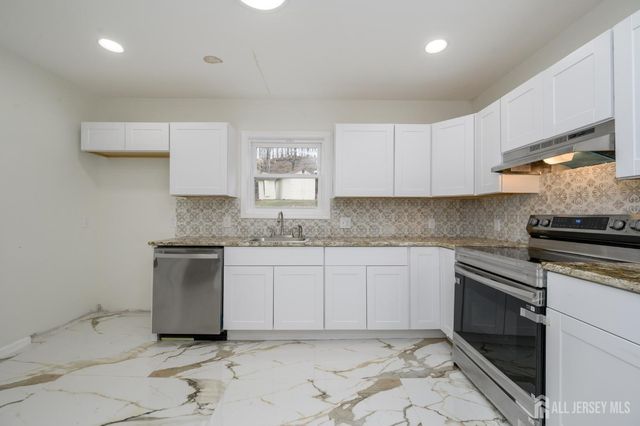 32 High Street, Blairstown, NJ 07825