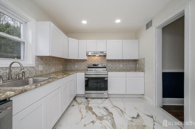 32 High Street, Blairstown, NJ 07825